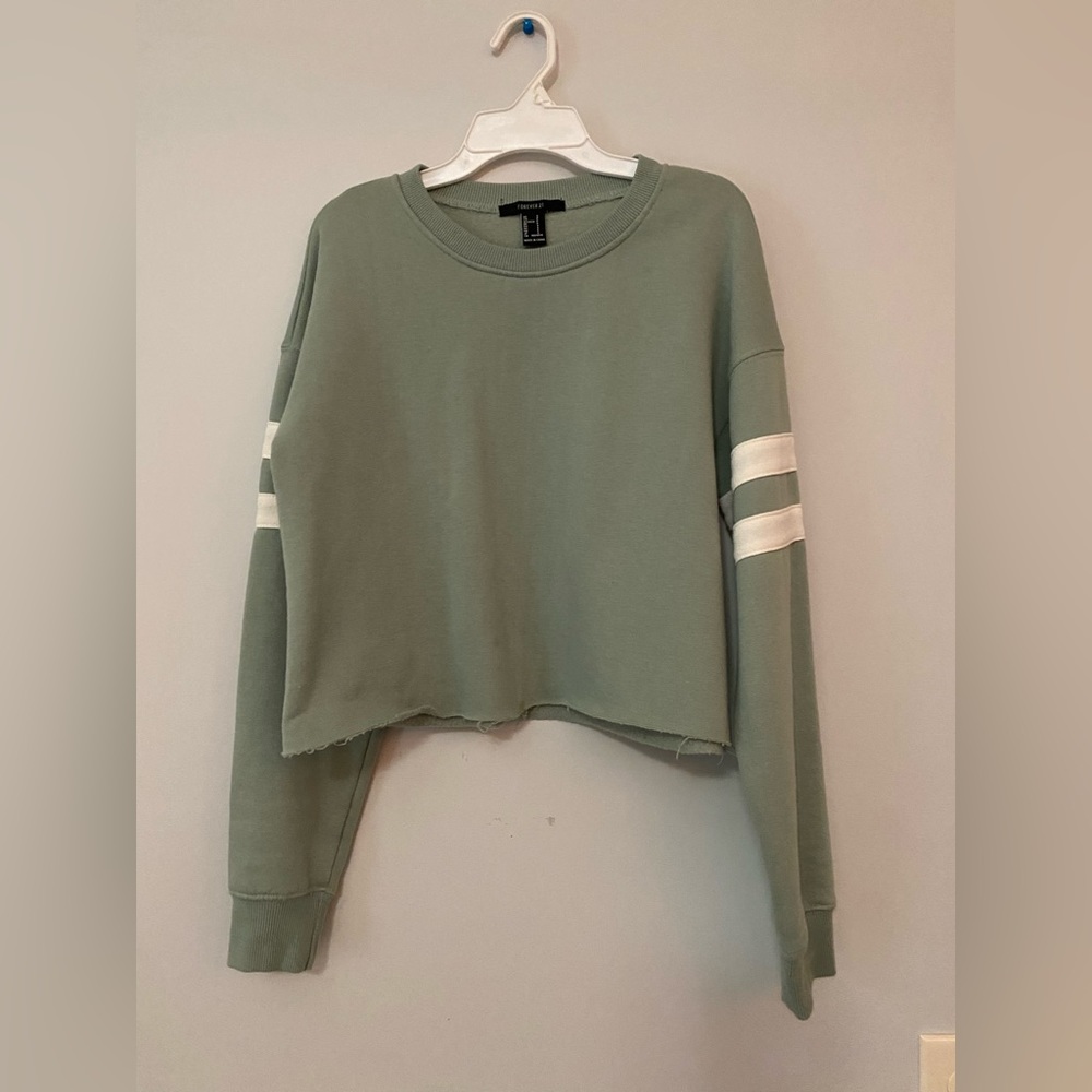 Forever 21 cropped sweatshirt